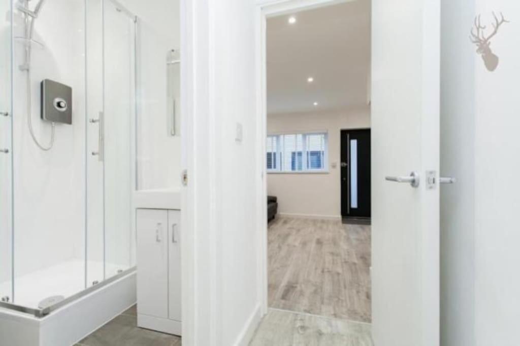 Modern 1 Bed Flat In Hackney With Parking Londra