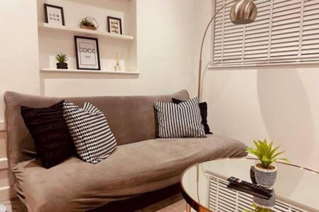 Appartamento Modern 1 Bed Flat In Hackney With Parking Londra